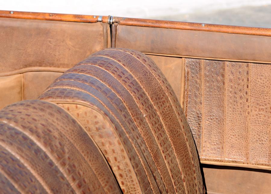 Интерьер Delage D8 Cabriolet by Chapron 1931 года  (фото 10 из 21)